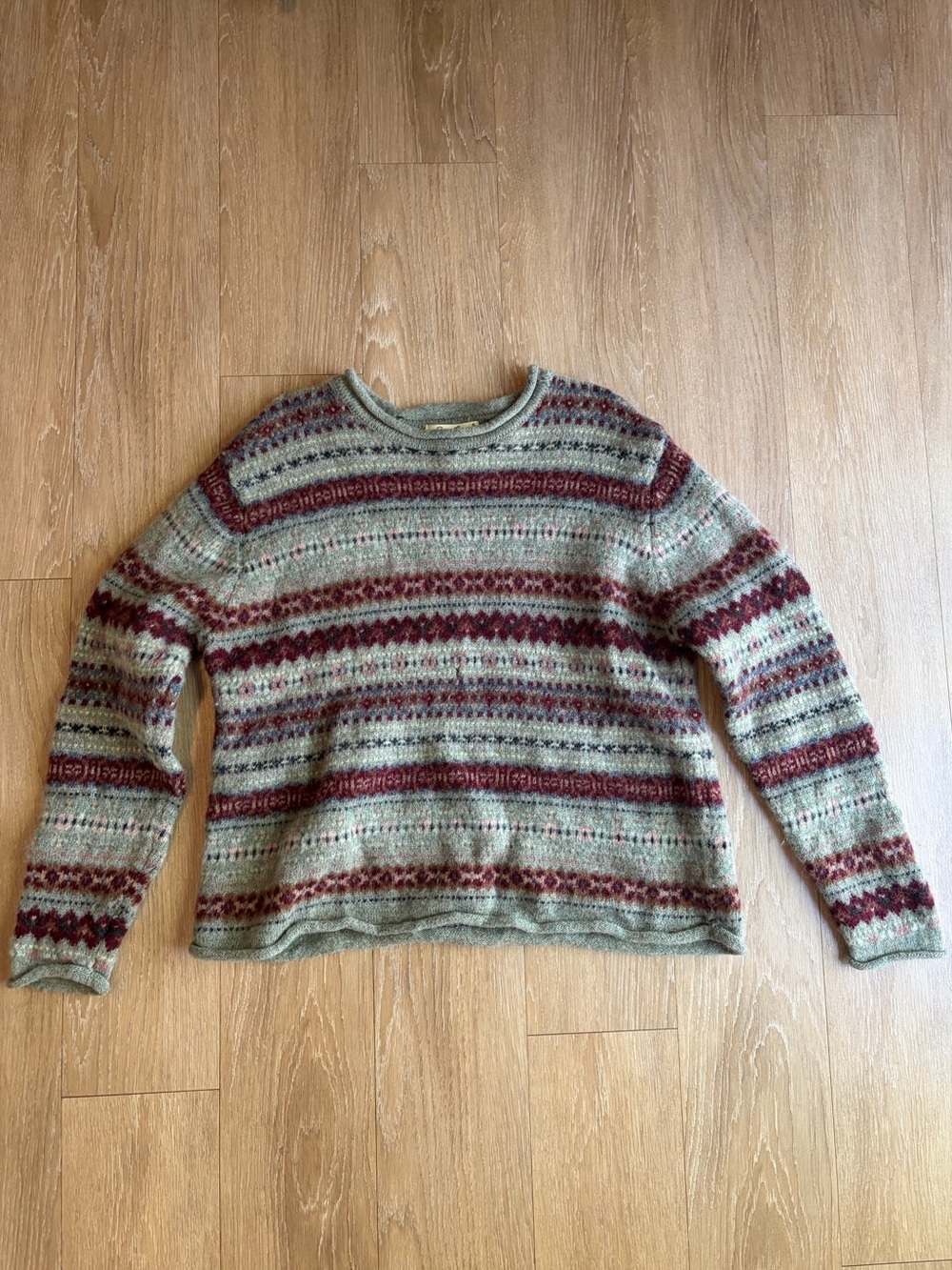 Vintage 100% Wool Eddie Bauer Light Blue & Burgundy Patterned Crewneck Sweater